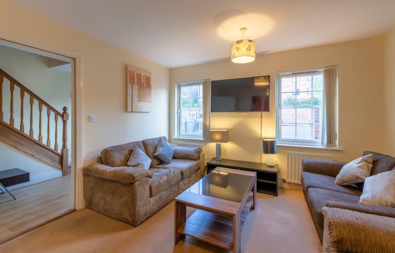 Newcastle City Centre Spacious Town House Free Parking And Wifi Newcastle upon Tyne Exterior photo