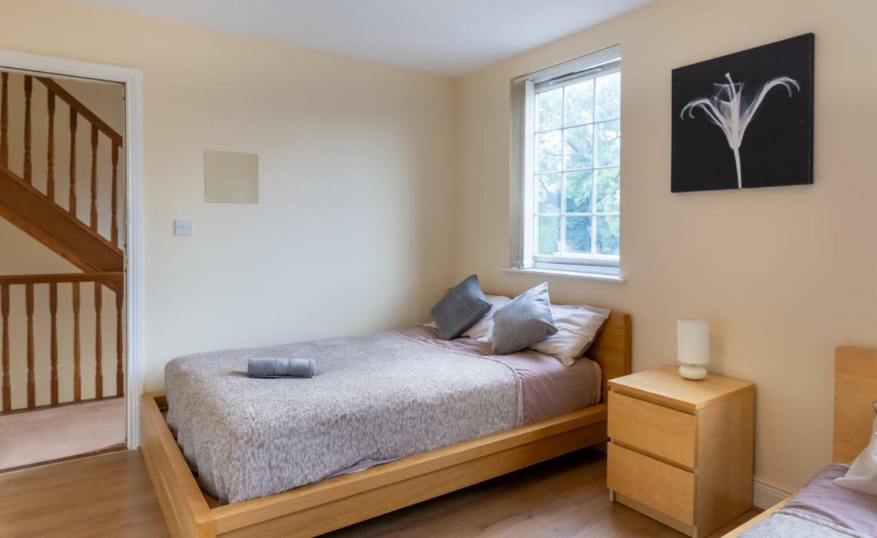Newcastle City Centre Spacious Town House Free Parking And Wifi Newcastle upon Tyne Exterior photo