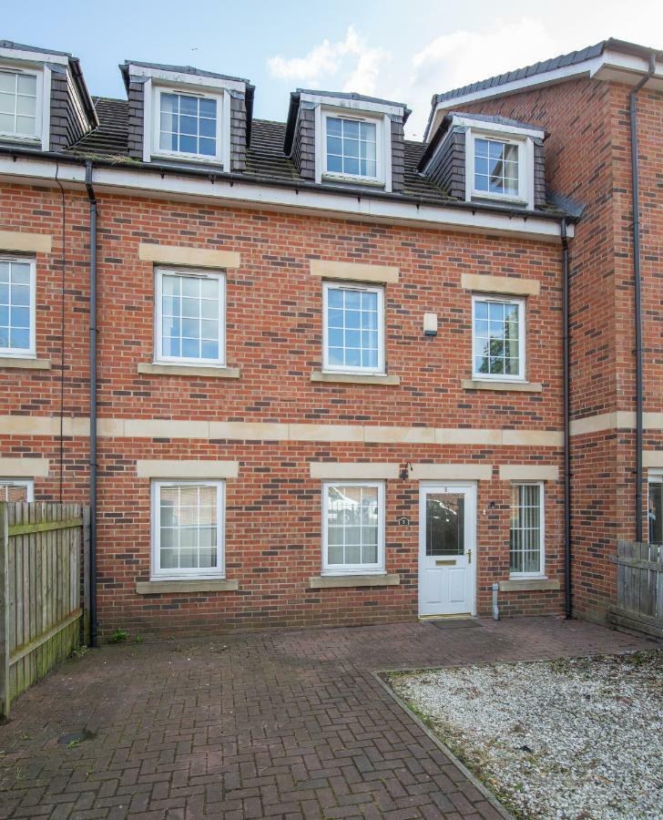 Newcastle City Centre Spacious Town House Free Parking And Wifi Newcastle upon Tyne Exterior photo