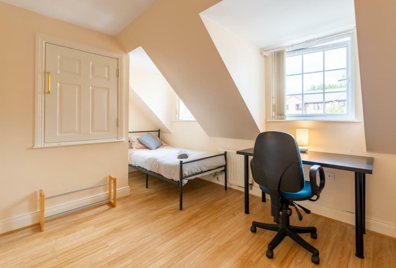 Newcastle City Centre Spacious Town House Free Parking And Wifi Newcastle upon Tyne Exterior photo